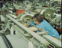 femme usine tissage